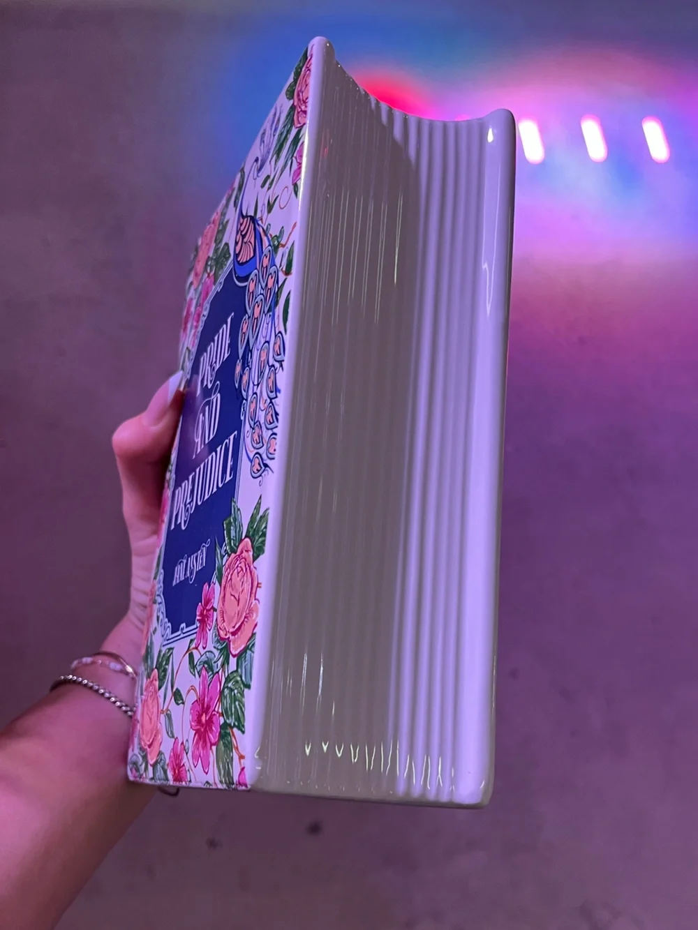 pride and prejudice book vase